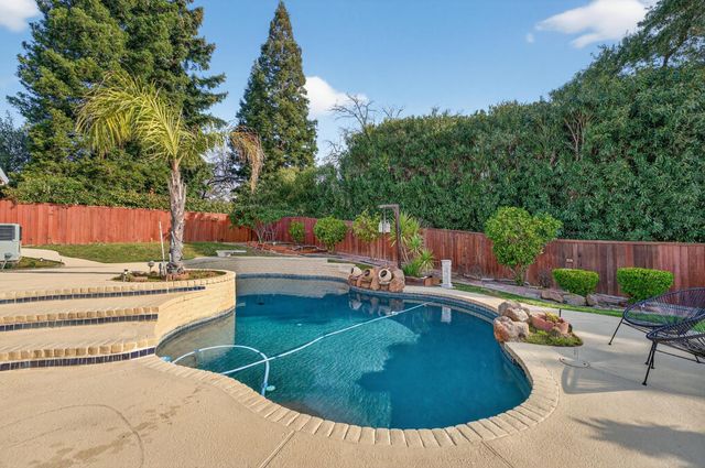 3006 Scenic Heights Way, Carmichael, CA 95608