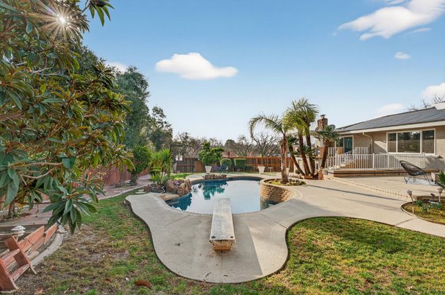 3006 Scenic Heights Way, Carmichael, CA 95608