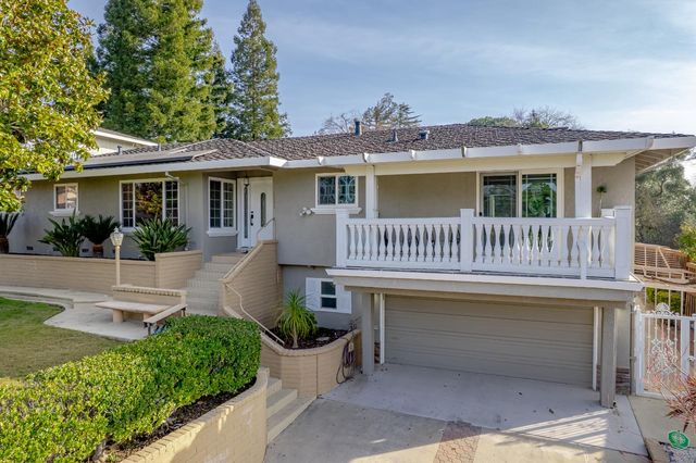 3006 Scenic Heights Way, Carmichael, CA 95608