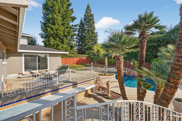 3006 Scenic Heights Way, Carmichael, CA 95608