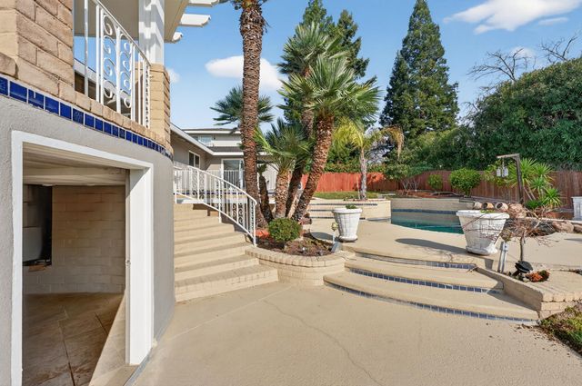 3006 Scenic Heights Way, Carmichael, CA 95608