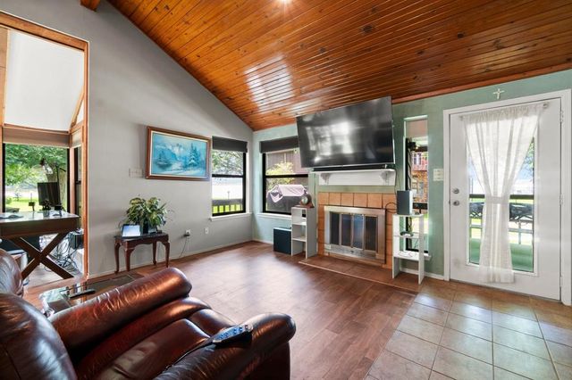 200 Fountain Lake W 116, Livingston, TX 77351