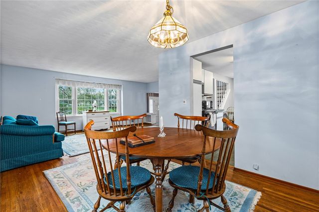 8 North Passage, Perinton, NY 14450