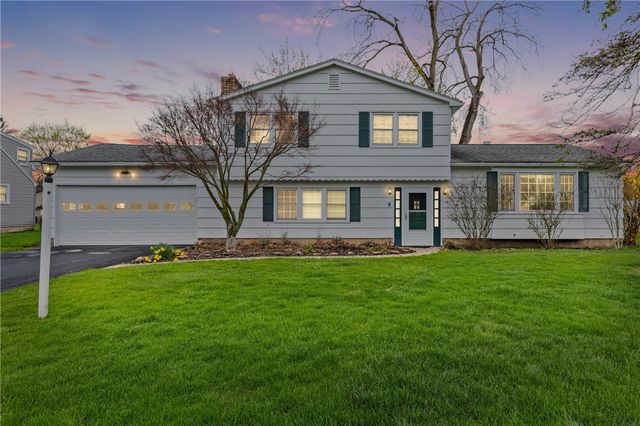 8 North Passage, Perinton, NY 14450