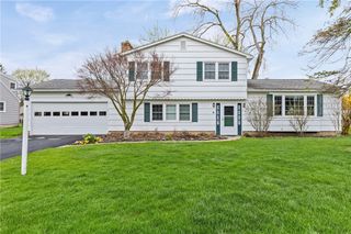 8 North Passage, Perinton, NY 14450