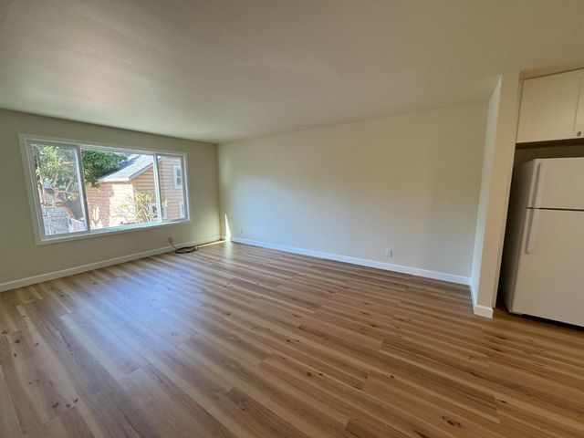 370 Bartlett Street 2, San Francisco, CA 94110