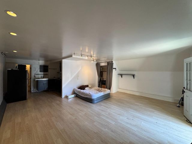 370 Bartlett Street 2, San Francisco, CA 94110