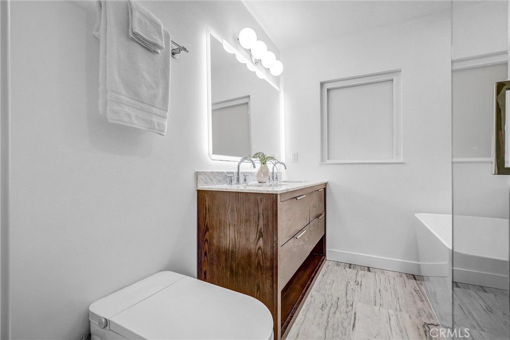 Image 18 of property listing at 3090 Eucalyptus Avenue, Long Beach, CA 90806