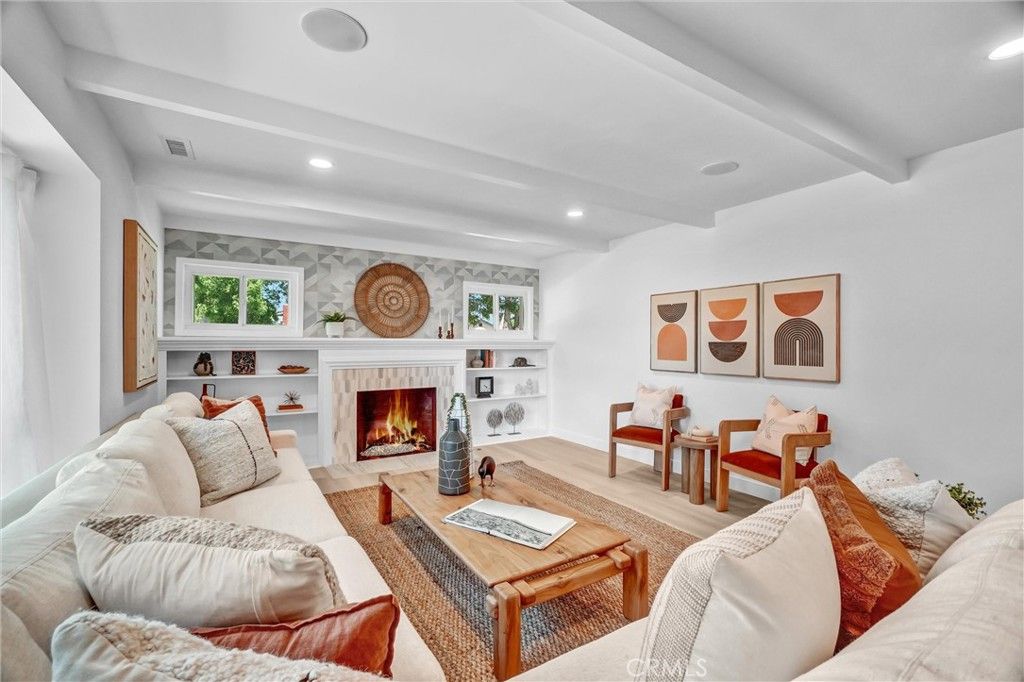Image 3 of property listing at 3090 Eucalyptus Avenue, Long Beach, CA 90806