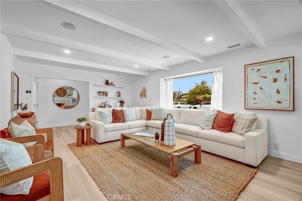 Image 5 of property listing at 3090 Eucalyptus Avenue, Long Beach, CA 90806