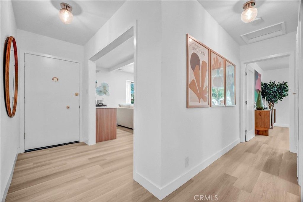 Image 7 of property listing at 3090 Eucalyptus Avenue, Long Beach, CA 90806