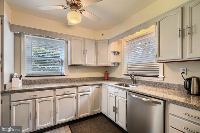 3006 DUNMORE RD, Dundalk, MD 21222