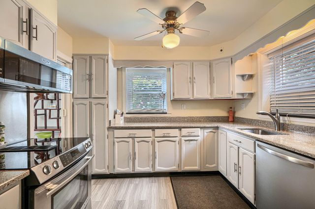 3006 DUNMORE RD, Dundalk, MD 21222