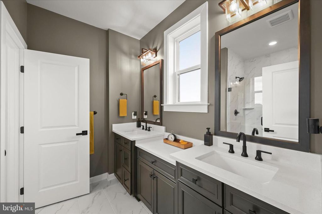 Image 37 of property listing at 7668 CROSS CREEK DR, Columbia, MD 21044