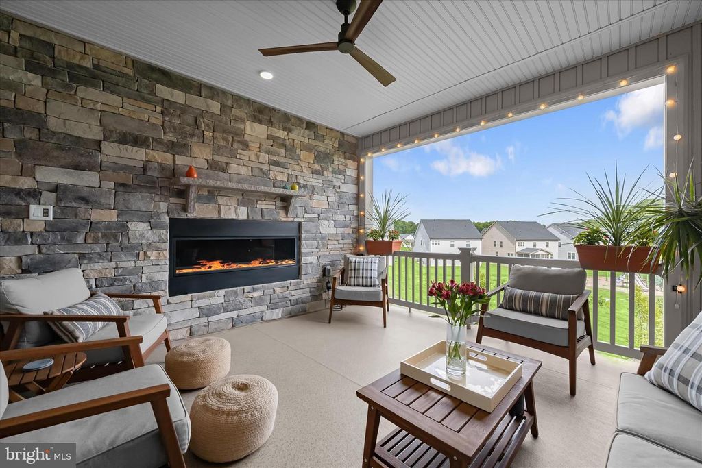 Image 47 of property listing at 7668 CROSS CREEK DR, Columbia, MD 21044