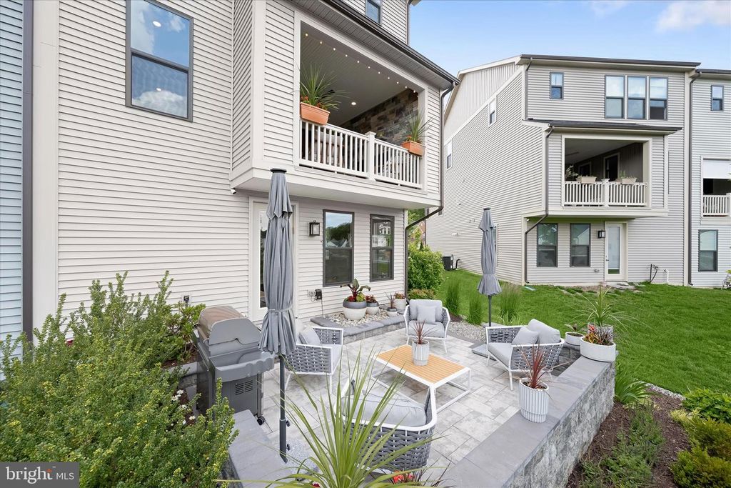 Image 53 of property listing at 7668 CROSS CREEK DR, Columbia, MD 21044