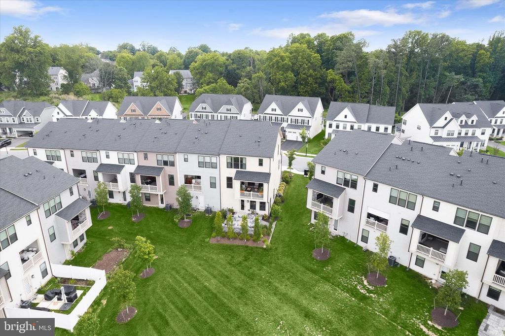 Image 58 of property listing at 7668 CROSS CREEK DR, Columbia, MD 21044
