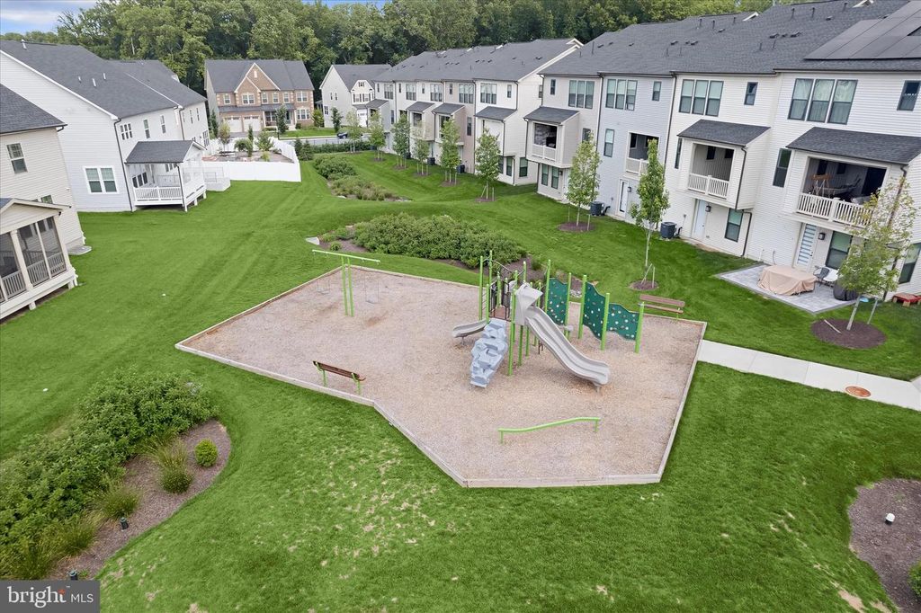 Image 60 of property listing at 7668 CROSS CREEK DR, Columbia, MD 21044