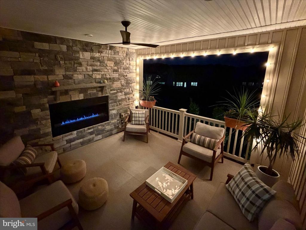 Image 71 of property listing at 7668 CROSS CREEK DR, Columbia, MD 21044