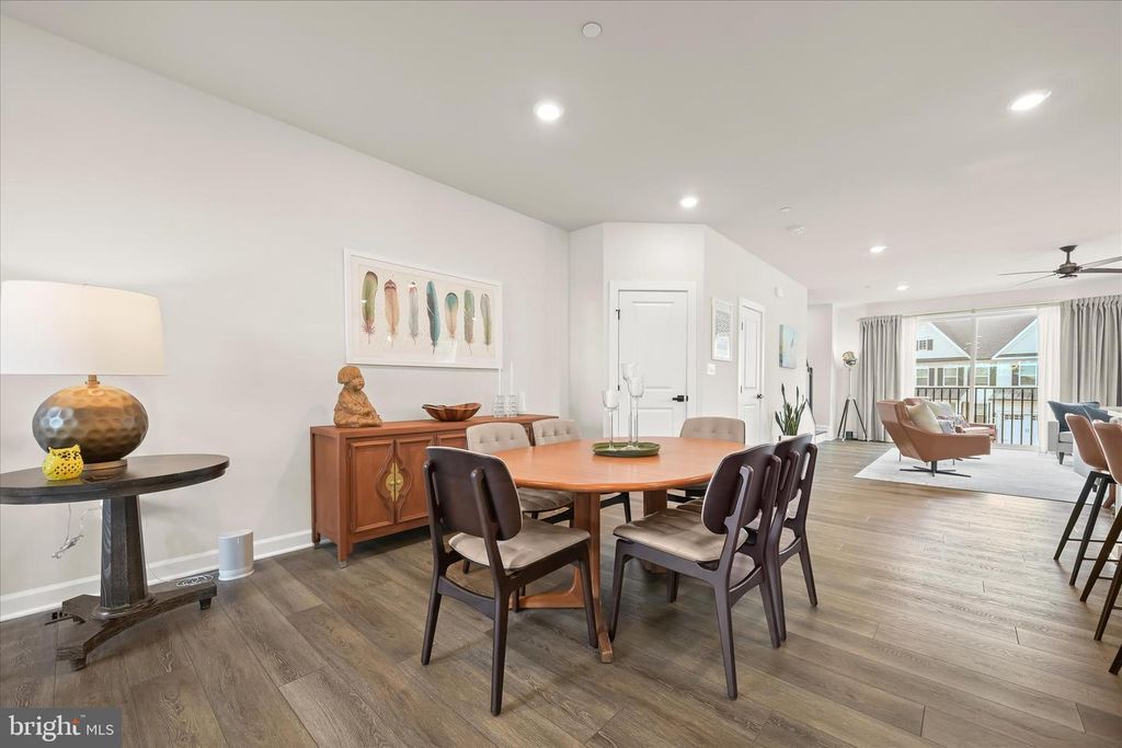 Image 19 of property listing at 7668 CROSS CREEK DR, Columbia, MD 21044