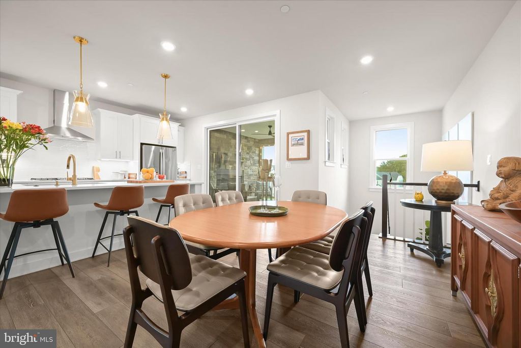 Image 20 of property listing at 7668 CROSS CREEK DR, Columbia, MD 21044