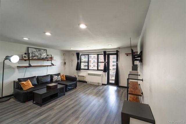 88-29 155th Avenue 3F, Howard Beach, NY 11414