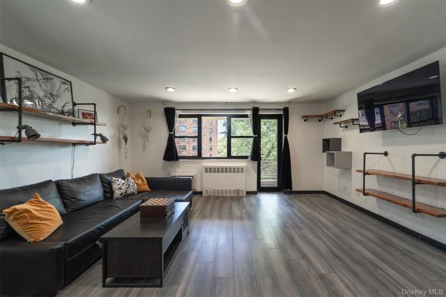 88-29 155th Avenue 3F, Howard Beach, NY 11414