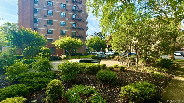 88-29 155th Avenue 3F, Howard Beach, NY 11414