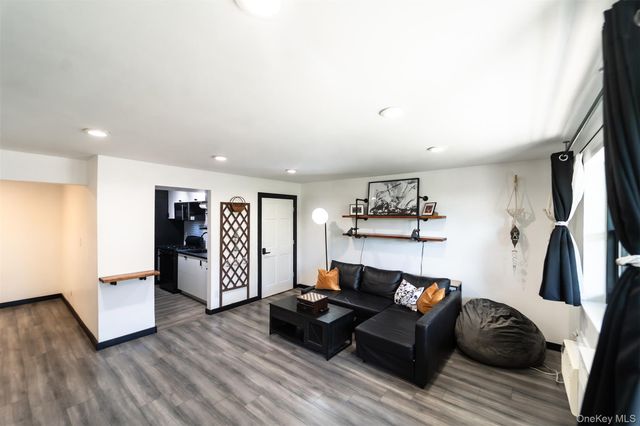 88-29 155th Avenue 3F, Howard Beach, NY 11414