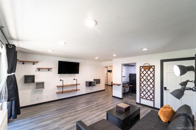 88-29 155th Avenue 3F, Howard Beach, NY 11414
