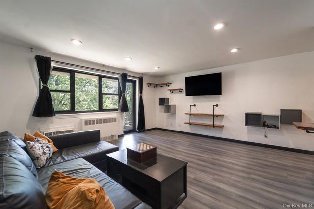 88-29 155th Avenue 3F, Howard Beach, NY 11414