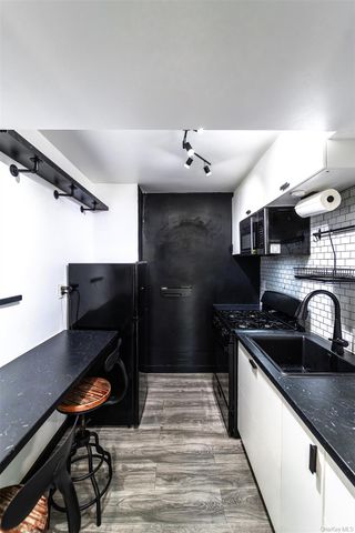 88-29 155th Avenue 3F, Howard Beach, NY 11414