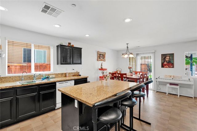 15752 Whitecap Way, Victorville, CA 92394