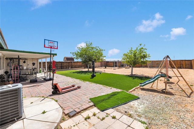15752 Whitecap Way, Victorville, CA 92394