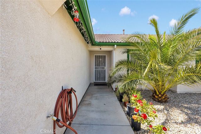 15752 Whitecap Way, Victorville, CA 92394