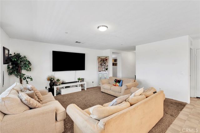 15752 Whitecap Way, Victorville, CA 92394