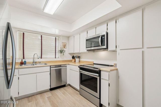 534 W HARVARD Drive, Tempe, AZ 85283