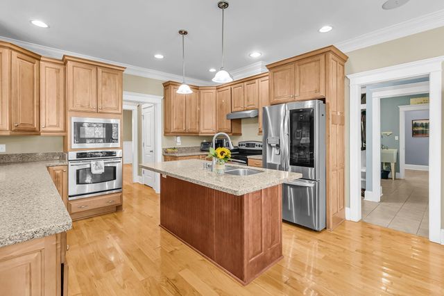 1006 King Mountain Drive, Summerville, SC 29483