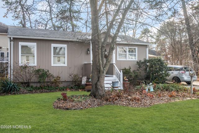 928 4th Avenue, Toms River, NJ 08757