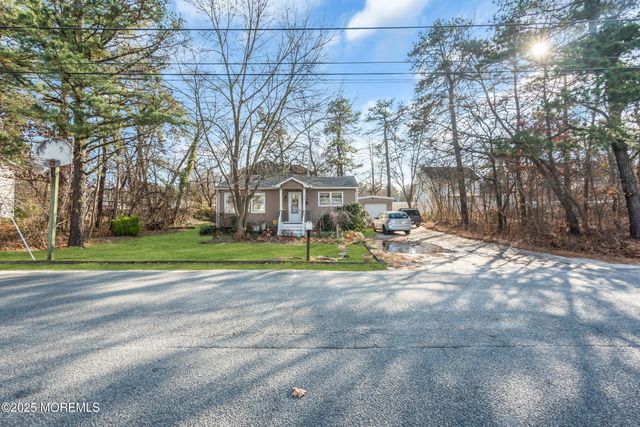 928 4th Avenue, Toms River, NJ 08757