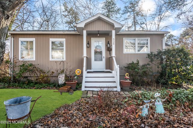 928 4th Avenue, Toms River, NJ 08757