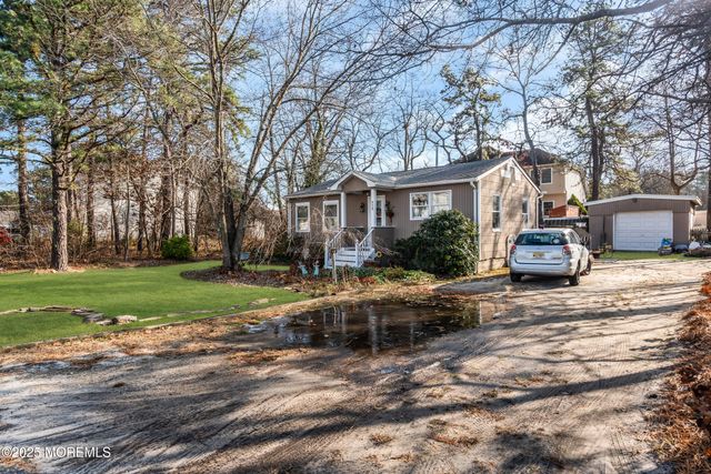 928 4th Avenue, Toms River, NJ 08757