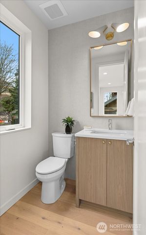 4222 Meridian Avenue N, Seattle, WA 98103