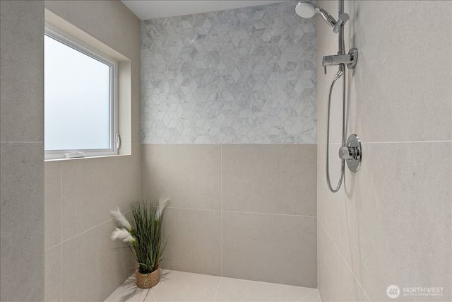 4222 Meridian Avenue N, Seattle, WA 98103