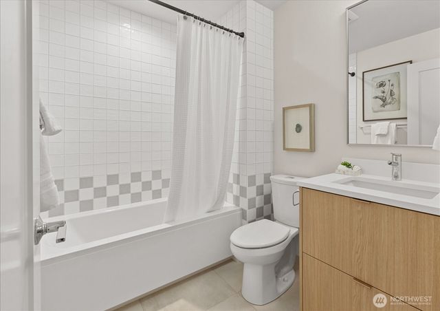 4222 Meridian Avenue N, Seattle, WA 98103