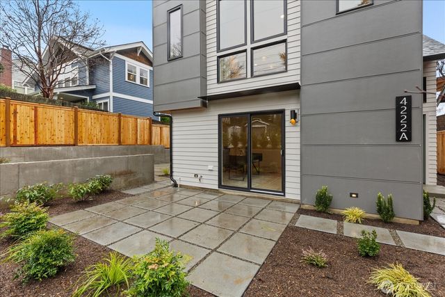 4222 Meridian Avenue N, Seattle, WA 98103