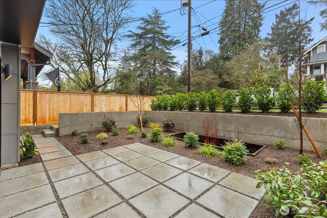 4222 Meridian Avenue N, Seattle, WA 98103