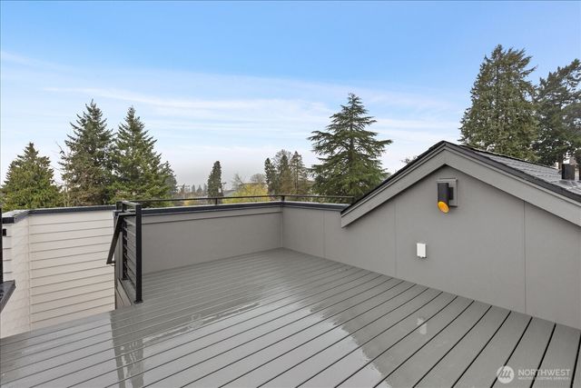 4222 Meridian Avenue N, Seattle, WA 98103