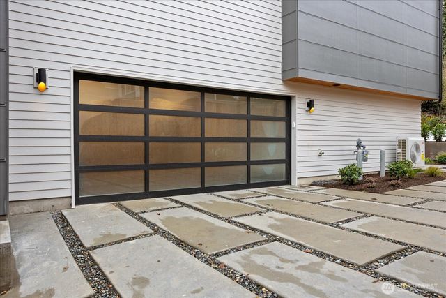 4222 Meridian Avenue N, Seattle, WA 98103