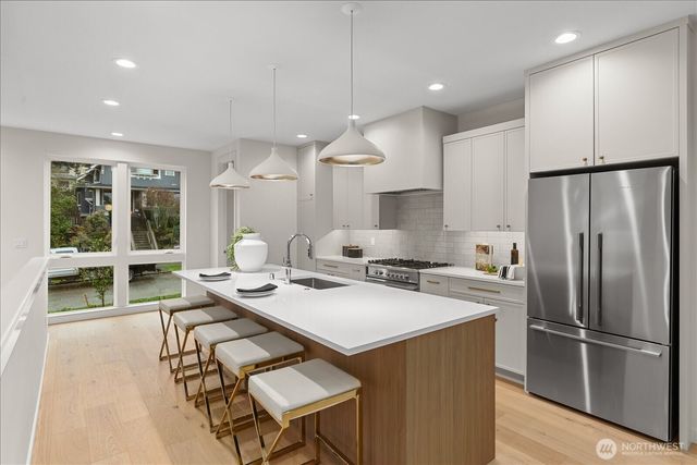 4222 Meridian Avenue N, Seattle, WA 98103